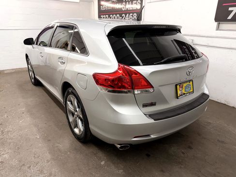 Used 2011 Toyota Venza image 4