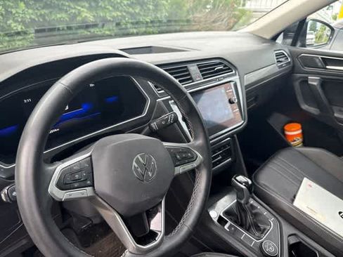 Used 2022 Volkswagen Tiguan SE AWD/4WD image 6