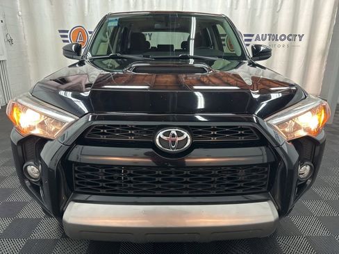 Used 2019 Toyota 4Runner TRD Off-Road AWD/4WD image 3