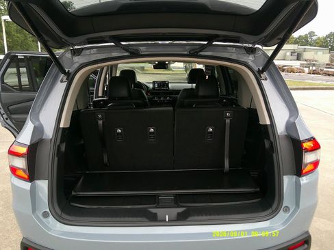 Used 2023 Honda Pilot Touring image 14