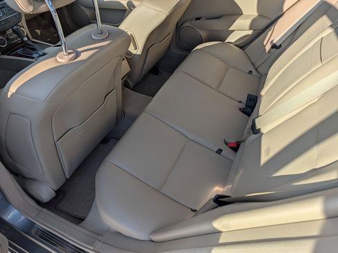 Used 2011 Mercedes-Benz C 300 Luxury image 12