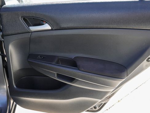 Used 2010 Honda Accord LX-P image 28