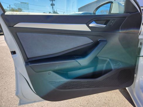 New 2025 Volkswagen Jetta SE image 10