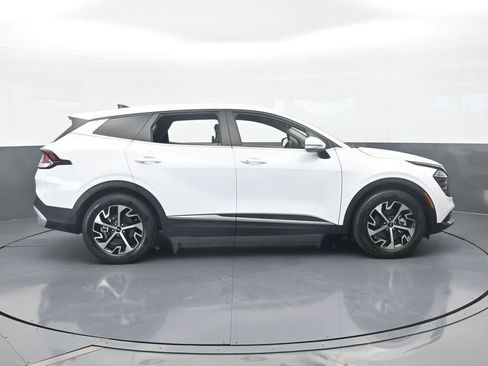 Used 2024 Kia Sportage EX image 7