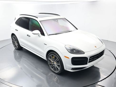 Used 2022 Porsche Cayenne Turbo S image 46