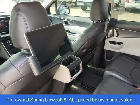 Used 2022 Kia Carnival LX FWD image 36
