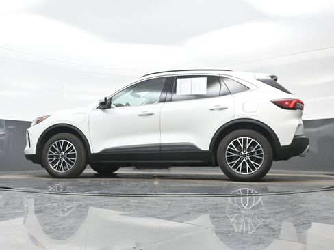 Used 2025 Ford Escape SE image 26