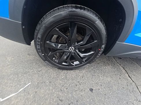 Used 2022 Volkswagen Taos SE image 12