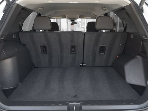 Used 2024 Chevrolet Equinox LT FWD image 39