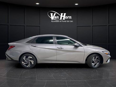 New 2026 Hyundai Elantra Limited image 2