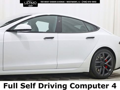 Used 2023 Tesla Model S Plaid image 3