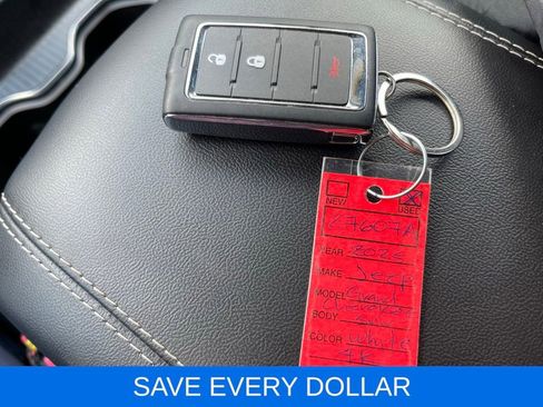 Used 2025 Jeep Grand Cherokee Laredo AWD/4WD image 24