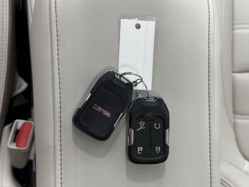 Used 2020 GMC Acadia Denali image 37