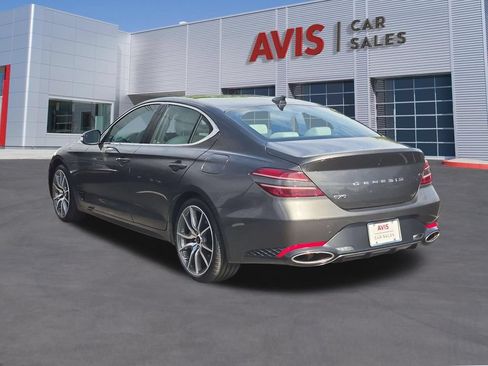 Used 2025 Genesis G70 2.5T RWD image 9
