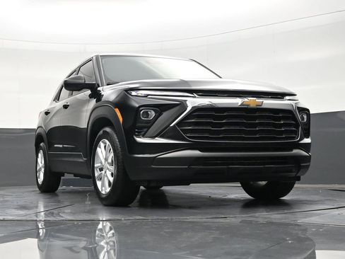 Used 2025 Chevrolet TrailBlazer LS FWD image 27