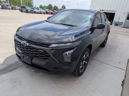 Used 2024 Chevrolet Trax RS FWD image 23