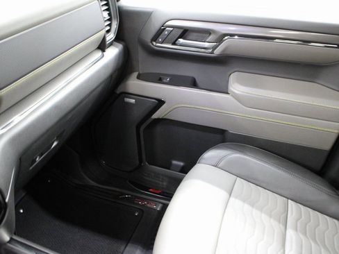 Used 2023 Chevrolet Silverado 1500 ZR2 image 30