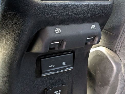 Used 2019 Jeep Wrangler Unlimited Sahara image 23