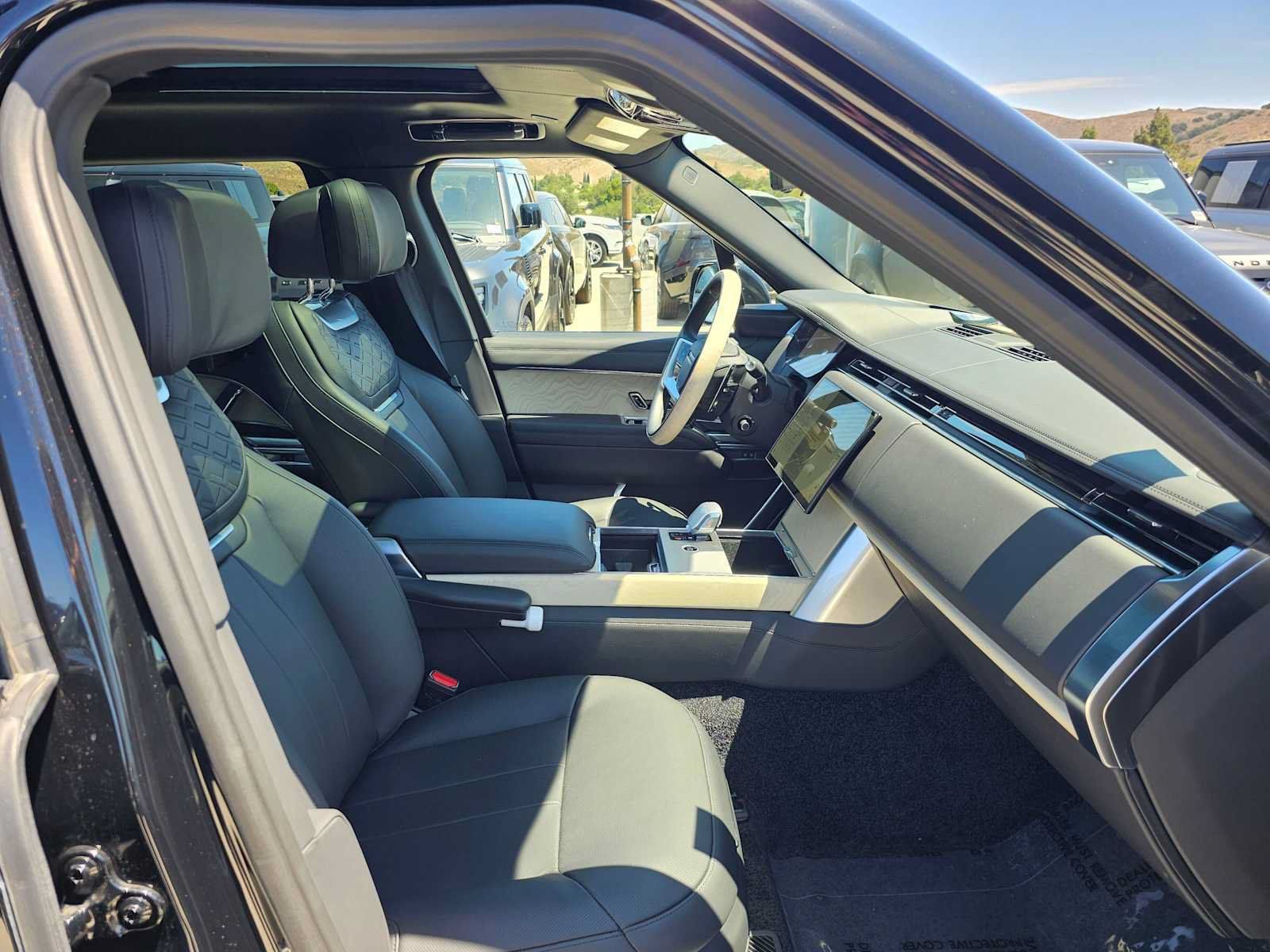 New 2025 Land Rover Range Rover SV AWD/4WD image 10