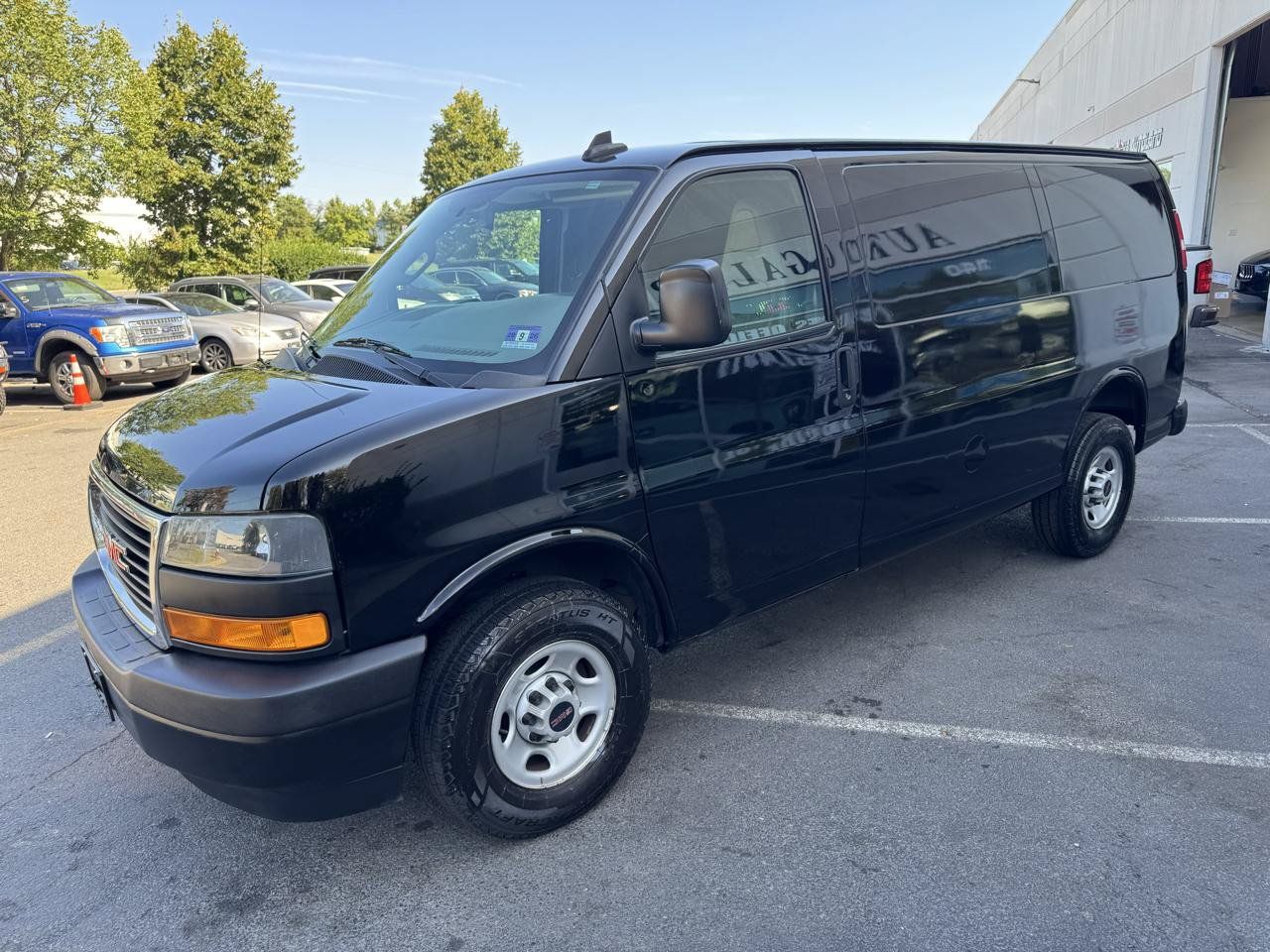 Used 2020 GMC Savana 2500 RWD image 26