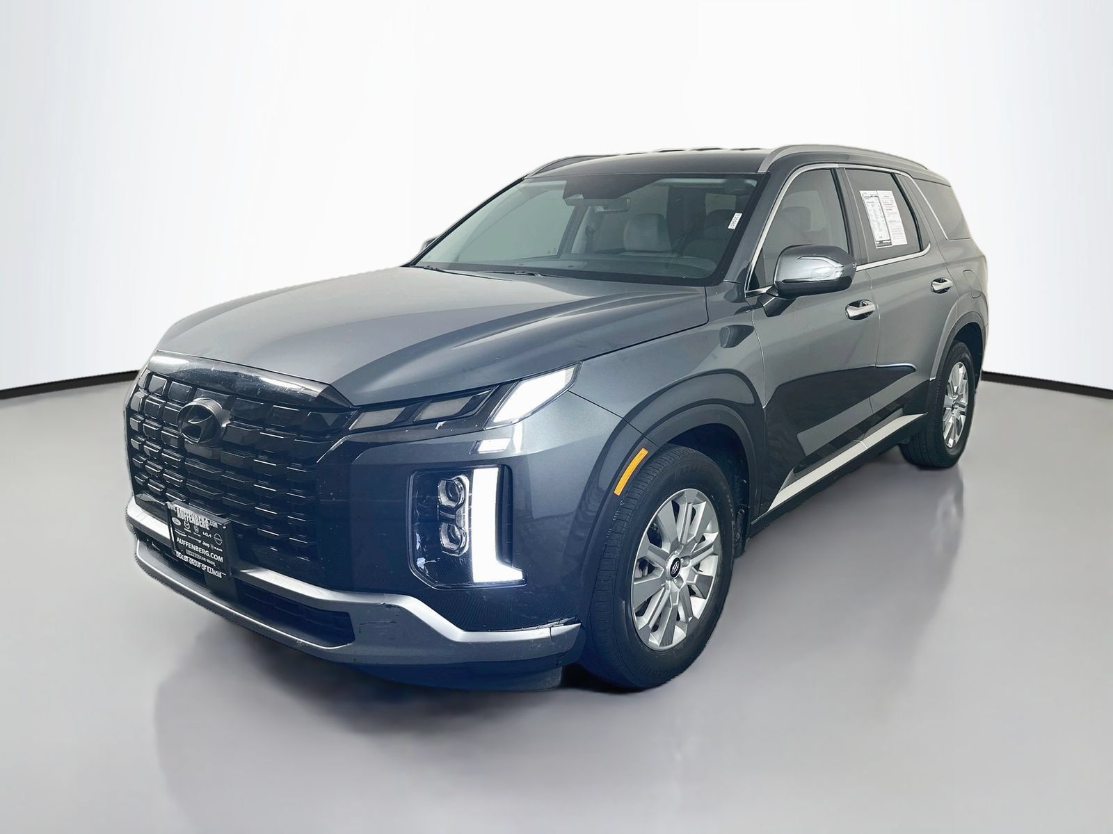 Used 2023 Hyundai Palisade SEL AWD/4WD image 3