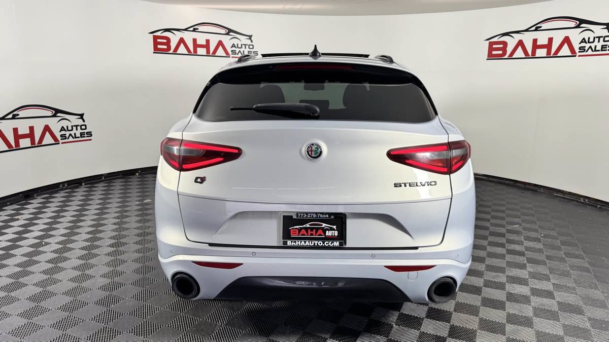 Used 2020 Alfa Romeo Stelvio Ti Sport w/ Quick Order Package 22S Sport AWD/4WD image 6
