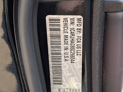 Certified 2025 Jeep Grand Cherokee Altitude image 31