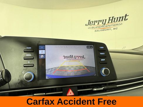 Used 2025 Hyundai Elantra Sport FWD image 3