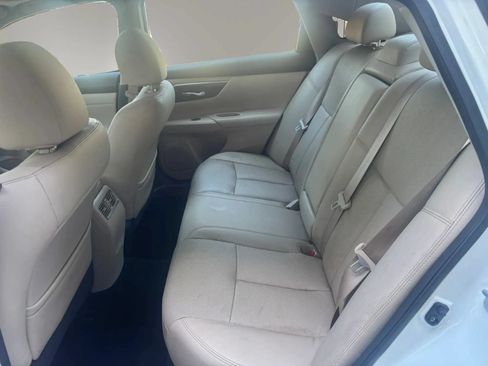 Used 2015 Nissan Altima 2.5 SL w/ Technology Package FWD image 18