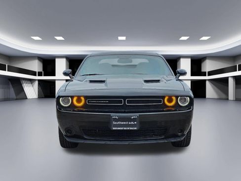 Used 2023 Dodge Challenger SXT RWD image 9