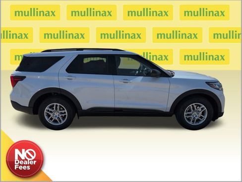 New 2026 Ford Explorer Active image 2