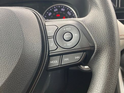 Used 2019 Toyota RAV4 XLE image 18