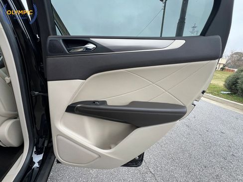 Used 2018 Lincoln MKC Premiere image 15