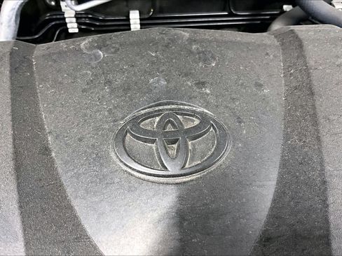 Used 2020 Toyota RAV4 XLE Premium FWD image 32