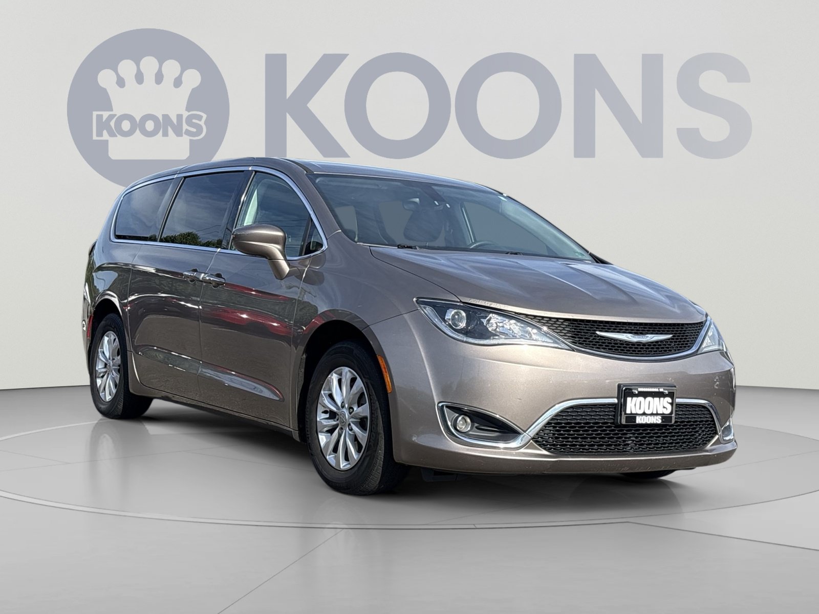 Used 2018 Chrysler Pacifica Touring Plus FWD image 10