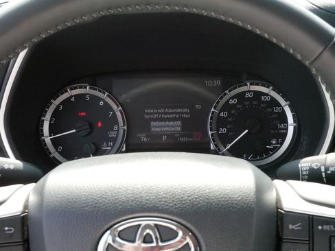 Certified 2026 Toyota Highlander XLE AWD/4WD image 21