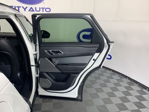 Used 2018 Land Rover Range Rover Velar R-Dynamic SE AWD/4WD image 37
