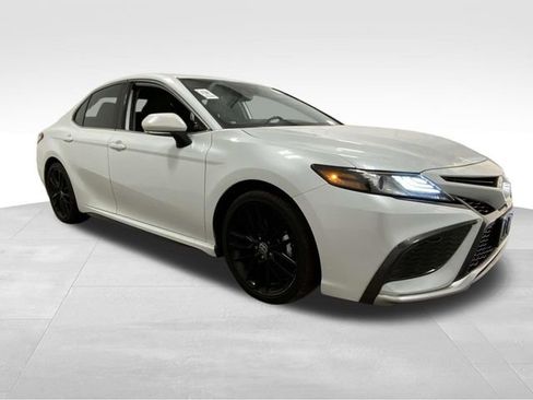 Used 2021 Toyota Camry XSE w/ Blackout Package (TMS) image 5