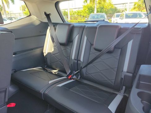 Certified 2025 Volkswagen Atlas Peak Edition SE AWD/4WD image 14