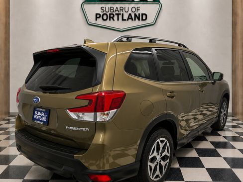 Certified 2023 Subaru Forester Premium w/ Popular Package #2 AWD/4WD image 4