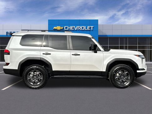 Used 2025 Lexus GX 550 image 3