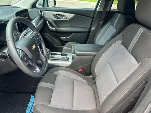 Used 2025 Chevrolet Blazer LT AWD/4WD image 11