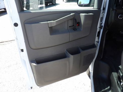 Used 2017 Chevrolet Express 2500 image 14
