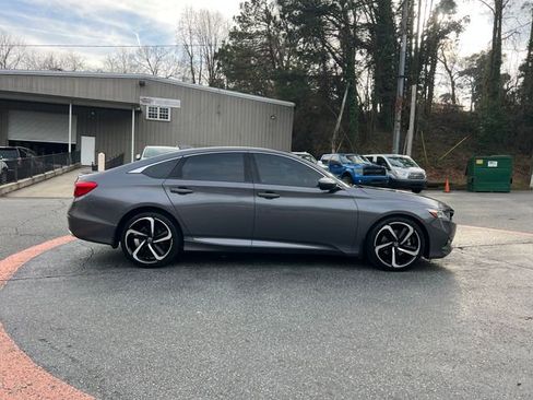 Used 2018 Honda Accord Sport image 7