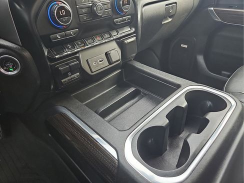 Used 2020 Chevrolet Silverado 1500 RST AWD/4WD image 18