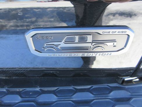 Used 2020 Jeep Gladiator Rubicon image 12