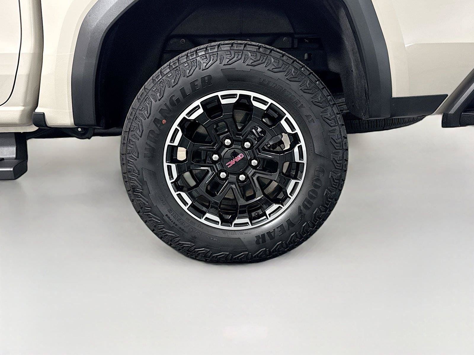 Used 2026 GMC Canyon AT4 AWD/4WD image 30