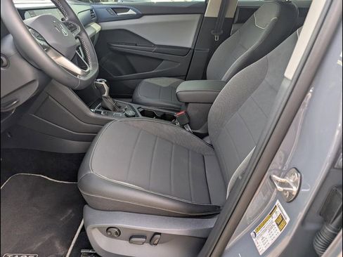 Certified 2023 Volkswagen Taos SE w/ Black Wheel Package image 10