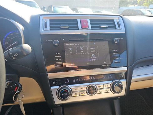 Used 2017 Subaru Outback 2.5i Premium image 17
