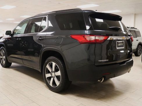 Used 2020 Chevrolet Traverse LT w/ LT Premium Package image 8